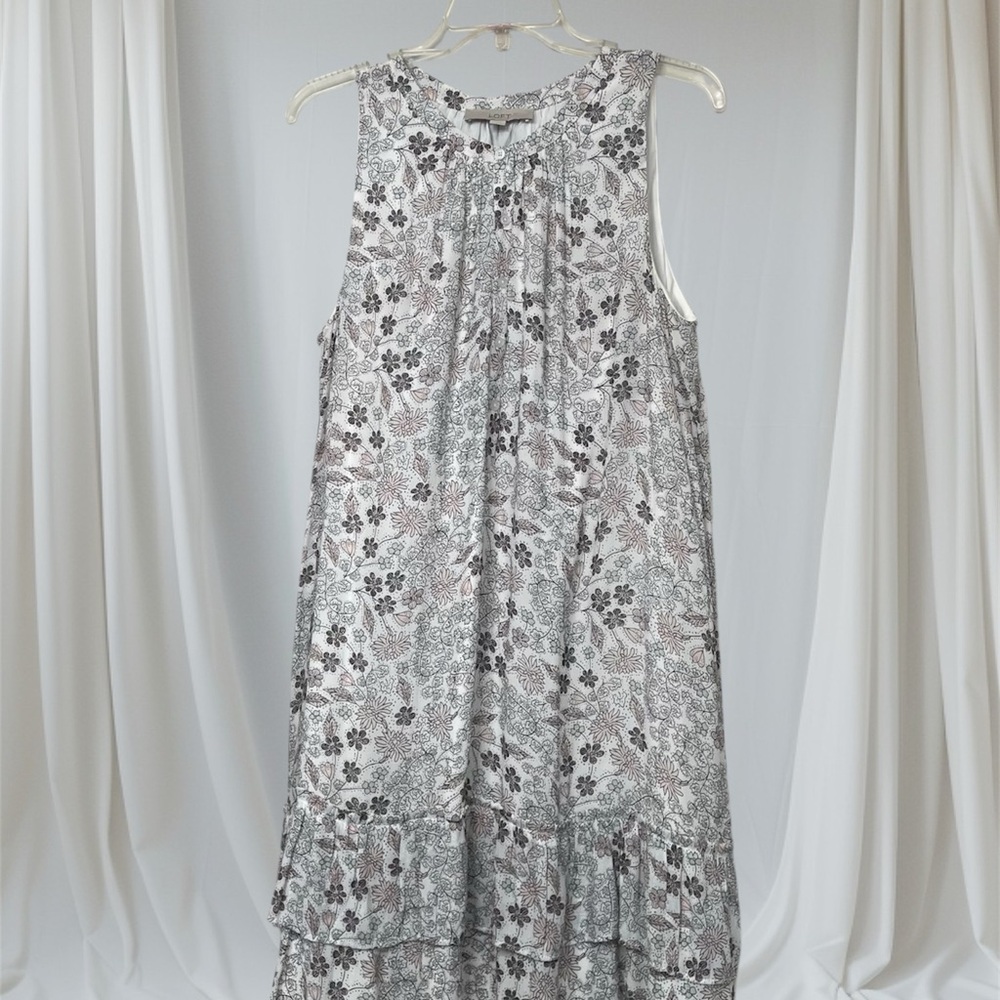 LOFT Gray Floral Midi Dress ~ Size Large ~
Summertime ~‎ Vacation